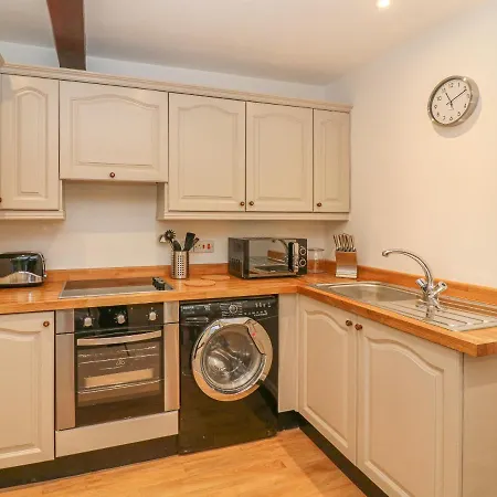 The Little Bower Hawes